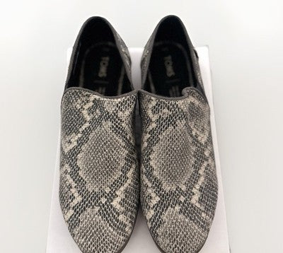 Botines bajos Shaye de TOMS, talla 8 para mujer, con estampado de piel de serpiente, sin cierre
