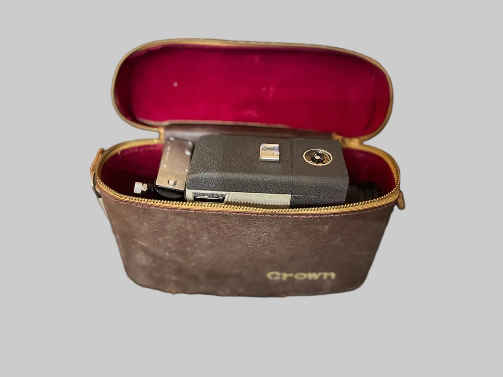 Vintage Crown 8mm Movie Camera Kit w/ Pistol Grip Case JAPAN