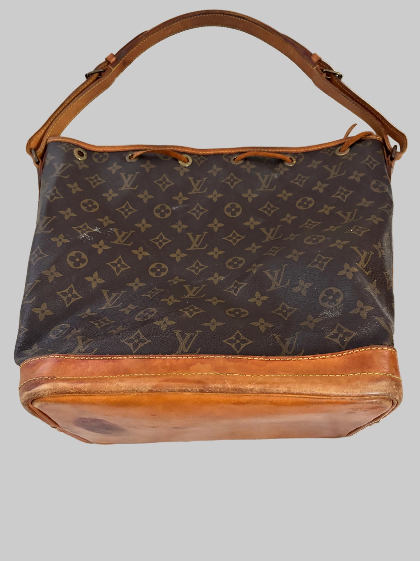 Vintage 1999 Louis Vuitton Monogram Noé Bucket Bag (M42224)